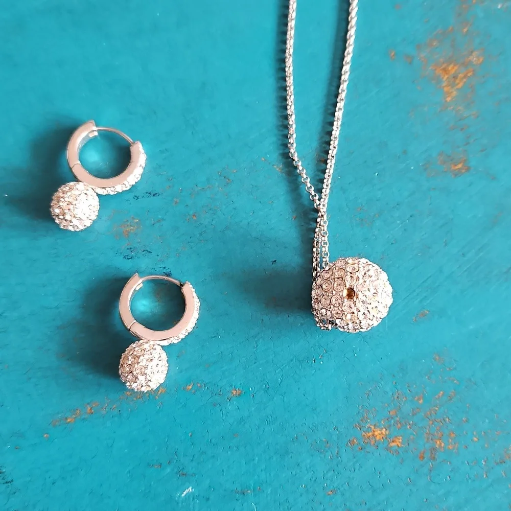 Monet Silver Necklace and Earring Set. READ - Picture 6 of 10